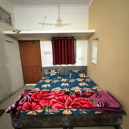 Khatu Shyam Guest House Ayodhya Eksteriør bilde